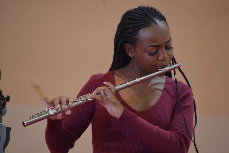 Enchanting performance from the flutist...